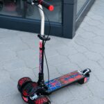Spider Glide 3-Wheel Kids Scooter with LED Wheels